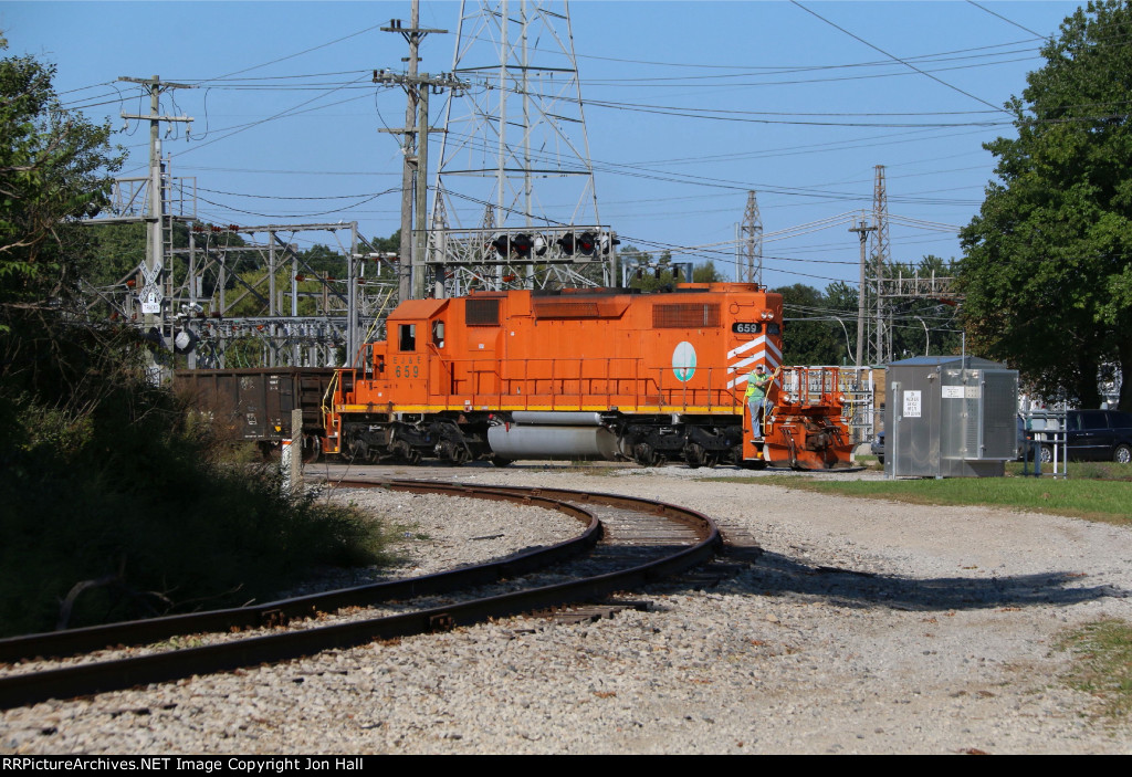 L513 comes back down to the wye after working Ferrous Processing